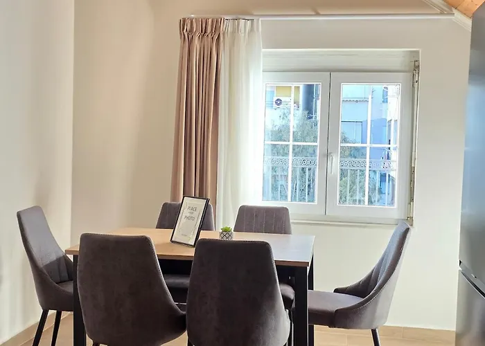 Floor * Τίρανα