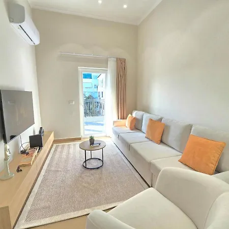 Floor Apartment *